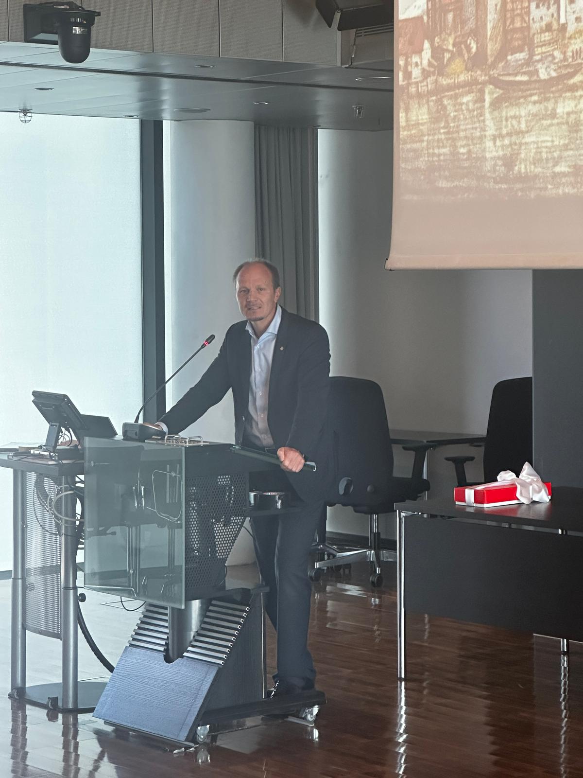 ec557cdb-48b1-4d17-982c-83411edbac45