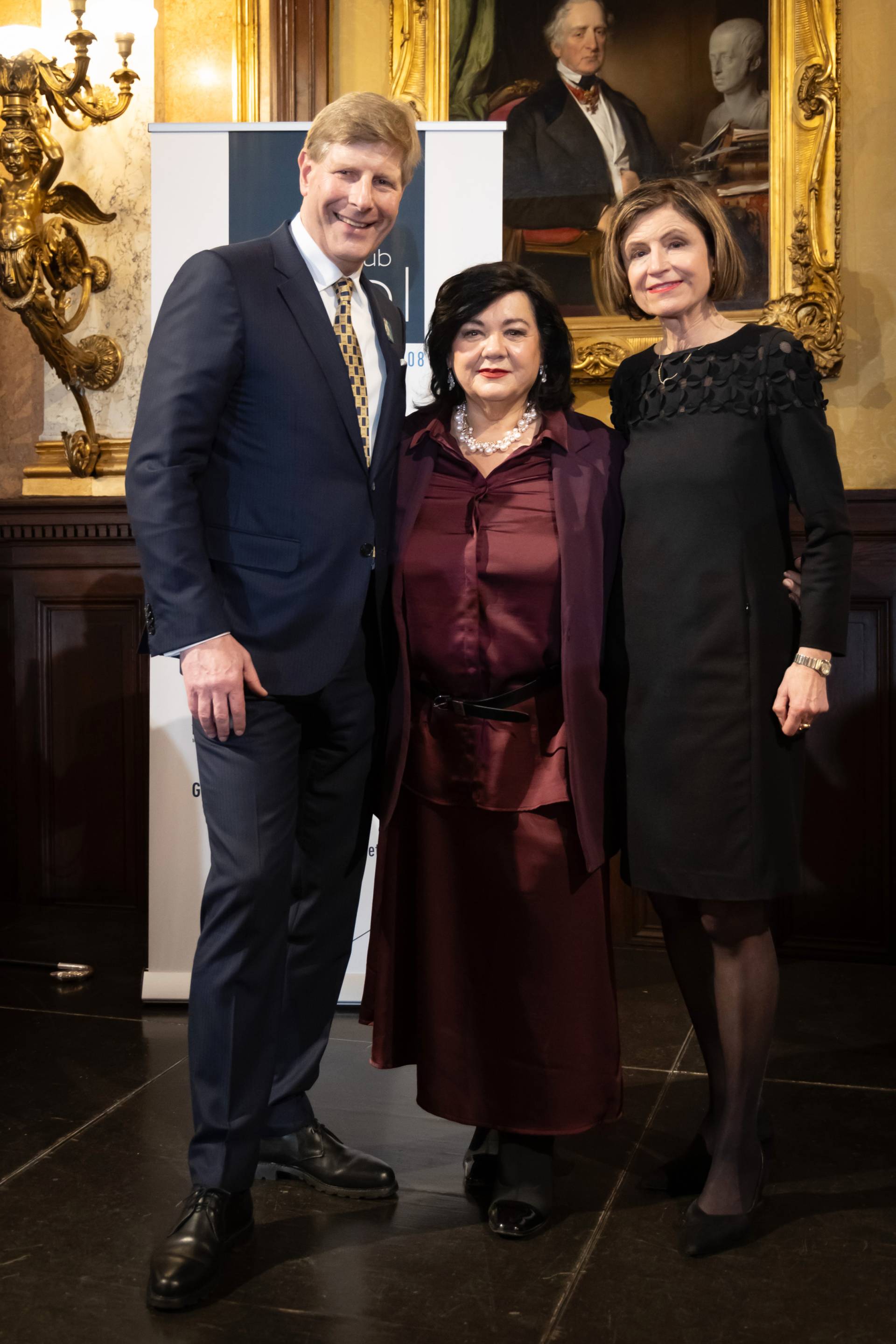 praesidium_mit_profilerin_patrica_staniek_20260113_neujahrsempfang_clubtirol_uw_0475