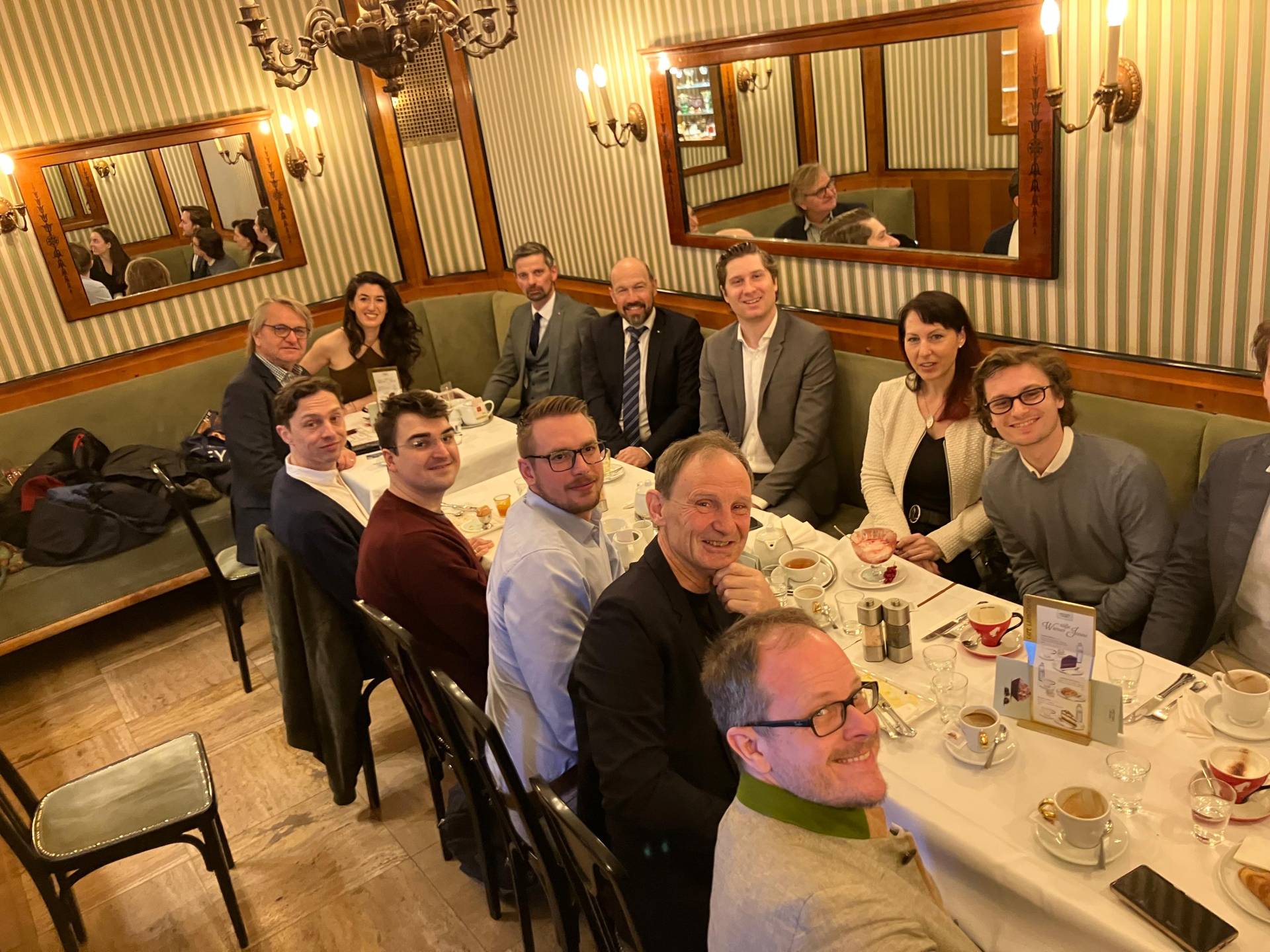 33._fruehstuecksstammtisch1